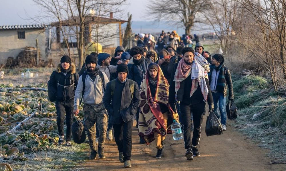 Ευρωβουλευτής του ΣΥΡΙΖΑ ζητά να φτιάξουμε δομές και να ανοίξουμε τα σύνορα για τους μετανάστες